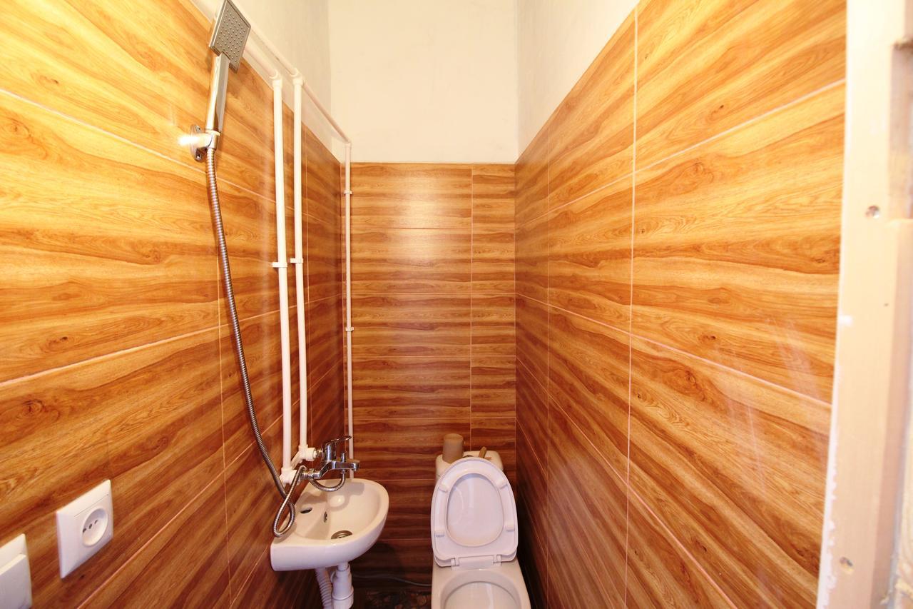 Sheni Hostel Tbilisi Buitenkant foto