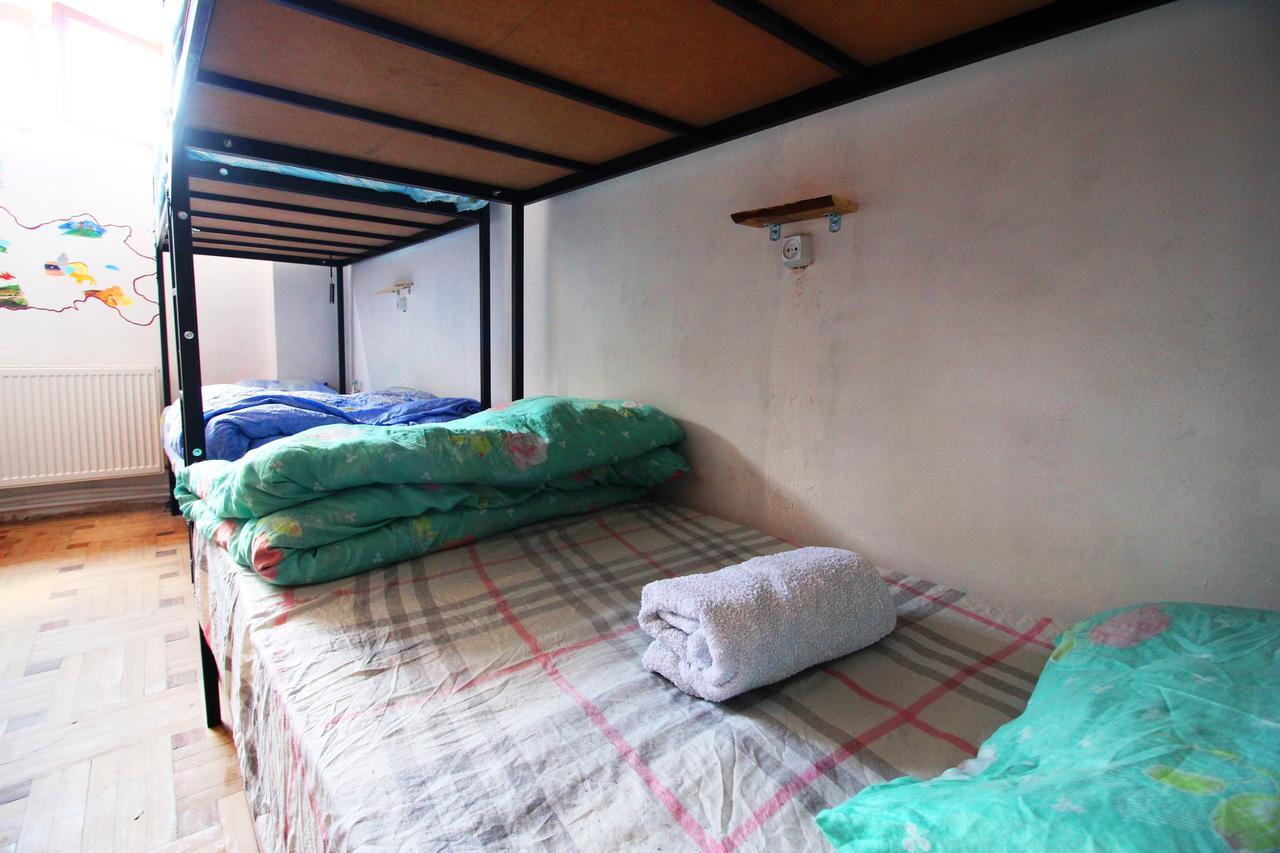 Sheni Hostel Tbilisi Buitenkant foto